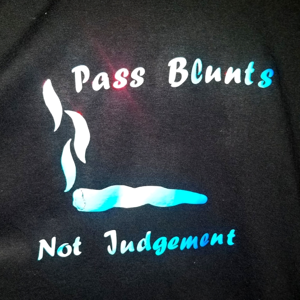 🍬Pass Blunts Not Judgement🍬